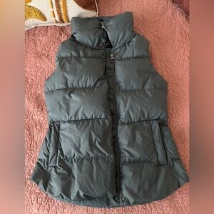 Athleta down vest size S